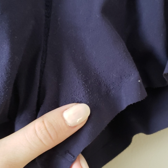 Lululemon navy shorts with pink waist band - Picture 4 of 6